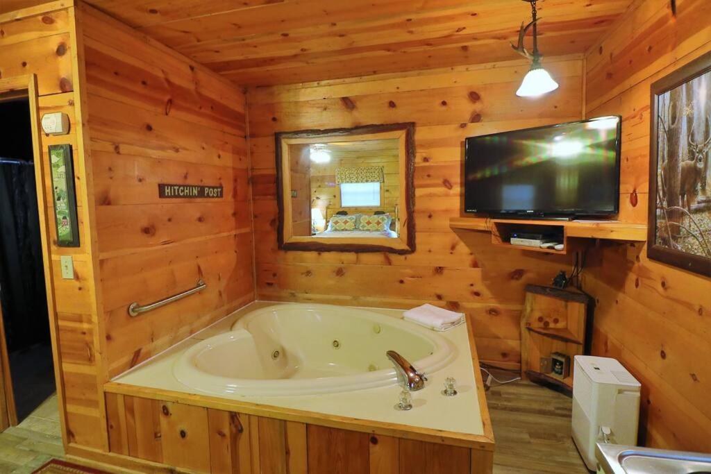 Alpine Mountain Sweetheart Cabin Jacuzzi #8 هيلين المظهر الخارجي الصورة
